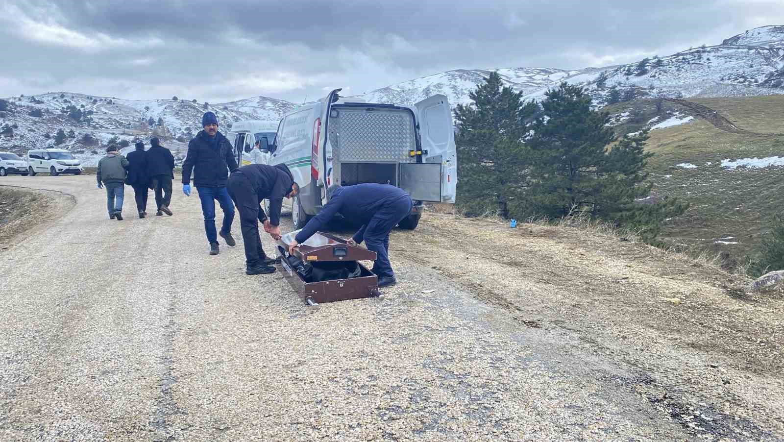 Çorum’da vücudu parçalanarak dere kenarına atılan adamın cansız bedeni morga kaldırıldı