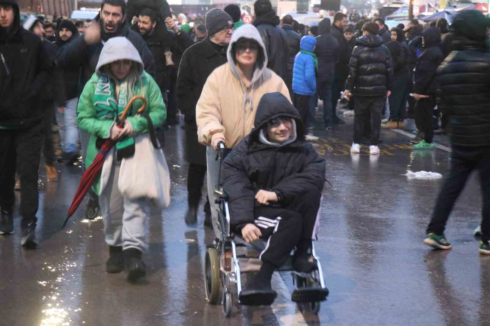 Taraftarlar Kocaelispor - Fenerbah&ccedil;e ma&ccedil;ına hazır
