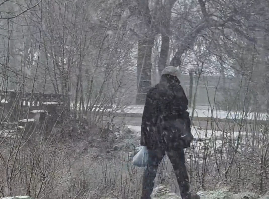 Pınarhisar’da gece fırtınası ilçeyi beyaza bürüdü