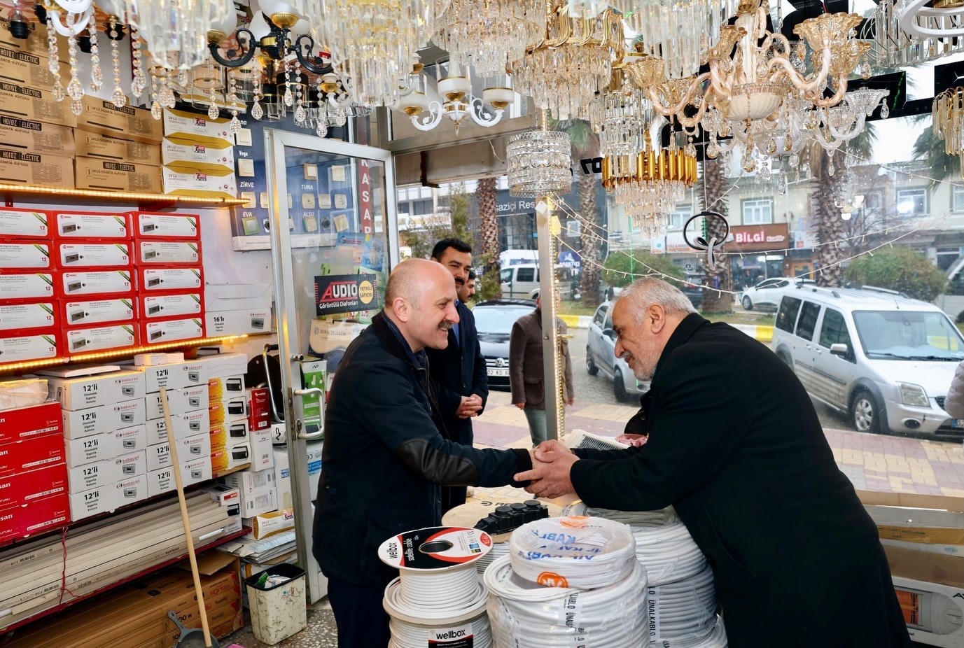 Vali Varol’dan Kahta esnafına moral ziyareti