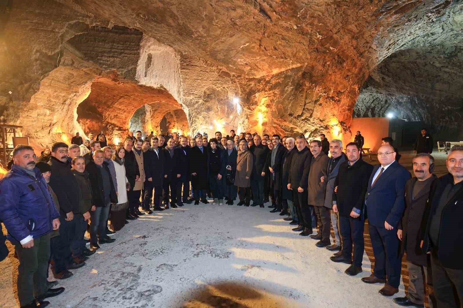 Kasapoğlu’ndan Tuzluca Tuz Mağaraları’na övgü: "Mutlaka gidin görün"