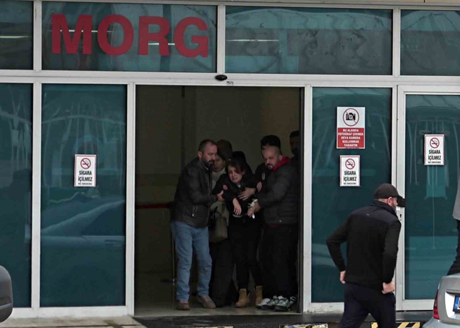 Antalya&rsquo;da 10 kişinin &ouml;l&uuml;m&uuml;yle sonu&ccedil;lanan kazada acı Adli Tıp Kurumu &ouml;n&uuml;ne taşındı
