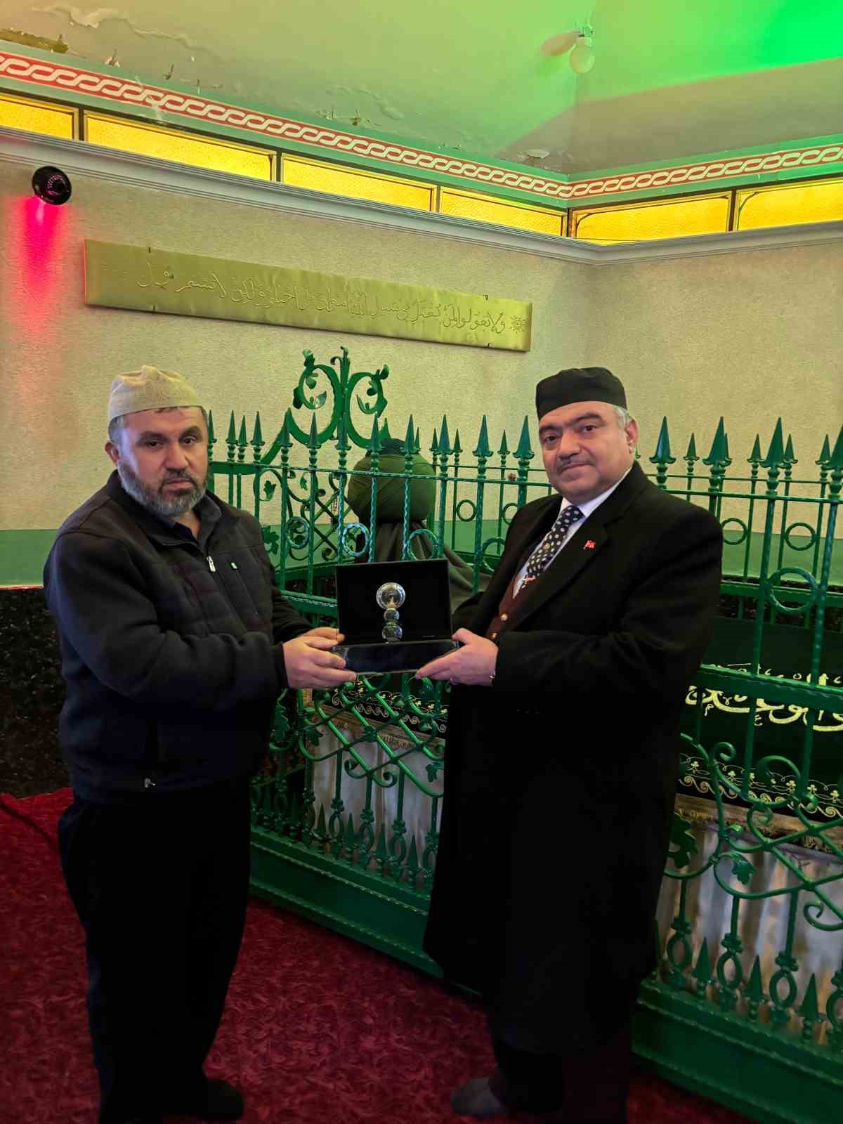 Bolu&rsquo;da Seyyid &Uuml;mmi Kemal T&uuml;rbesi&rsquo;ne Sakal-ı Şerif bağışlandı
