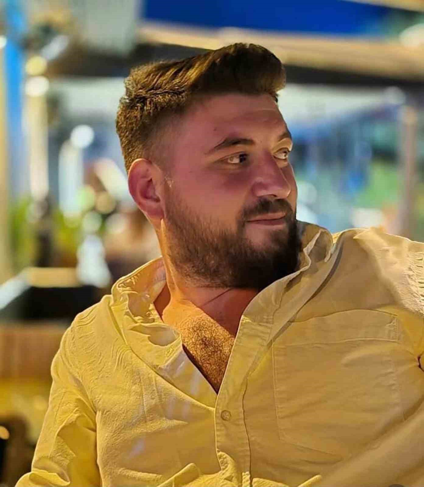 Alkoll&uuml; s&uuml;r&uuml;c&uuml;n&uuml;n hayattan kopardığı gen&ccedil; son yolculuğuna uğurlandı
