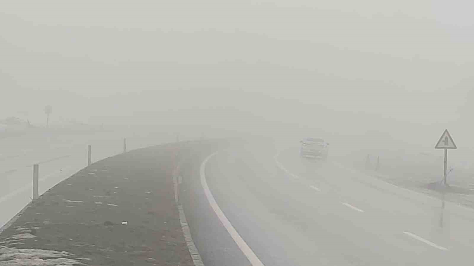 Bingöl’de yoğun sis görüş mesafesini düşürdü