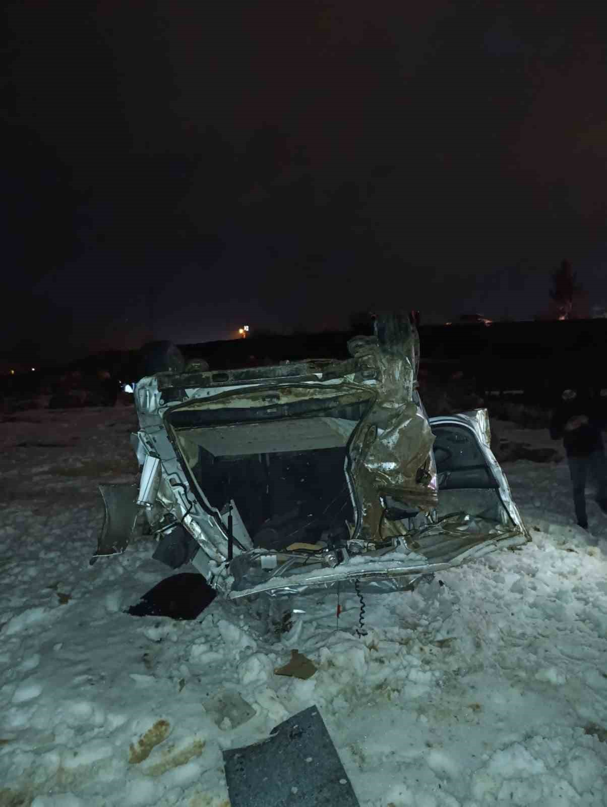 Siirt’te hafif ticari takla attı: 1 ağır yaralı