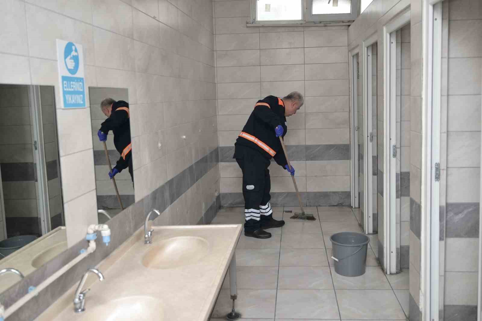 Esenyurt&rsquo;ta okullar yeni eğitim d&ouml;nemine hazır
