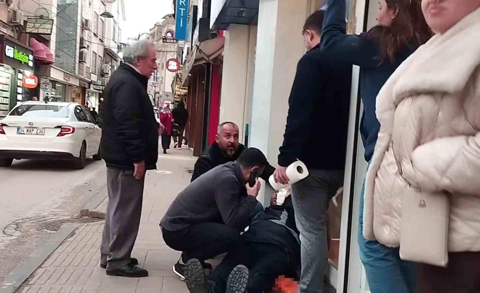 Ordu&rsquo;da r&uuml;zgarda d&uuml;şen tabela kafasına &ccedil;arpan belediye iş&ccedil;isi yaralandı
