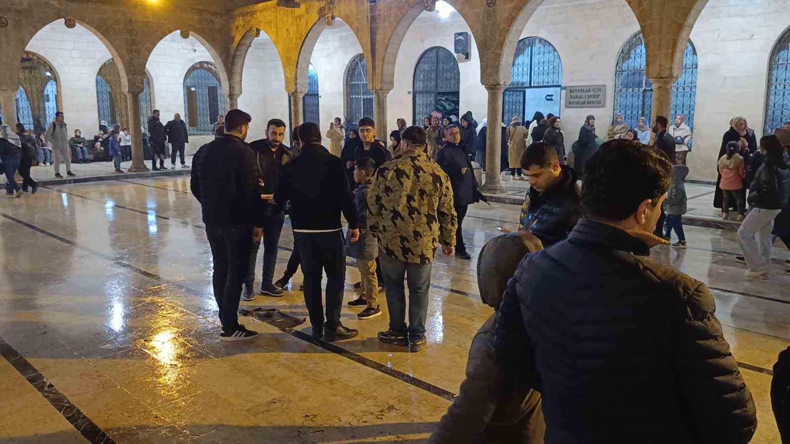 Peygamberler şehri Şanlıurfa&rsquo;da Berat Kandili coşkusu
