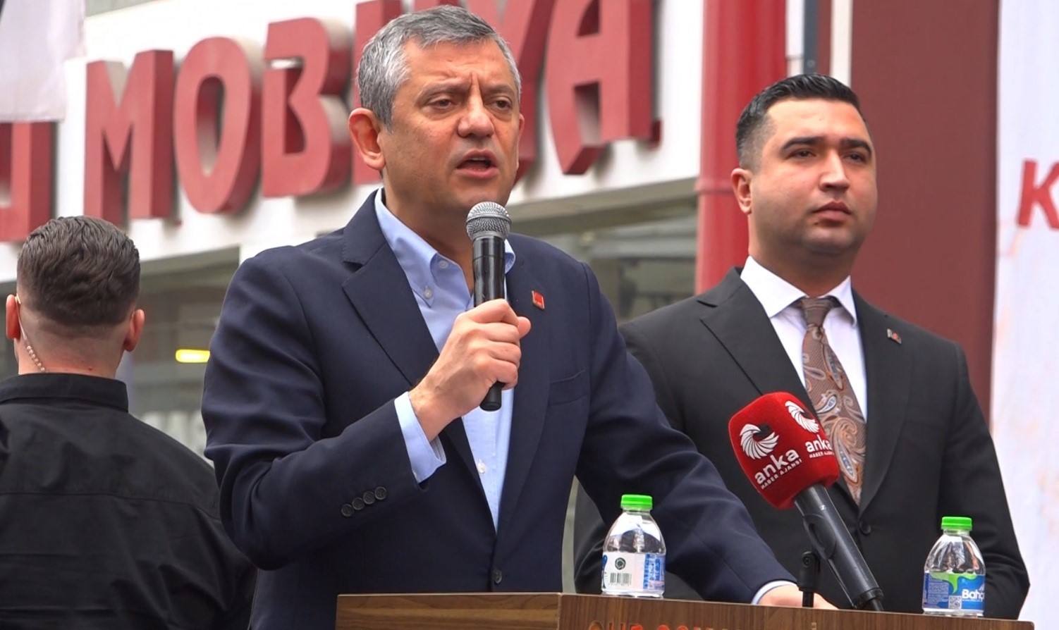 Özgür Özel Osmaniye’de depremzedelerle bir araya geldi