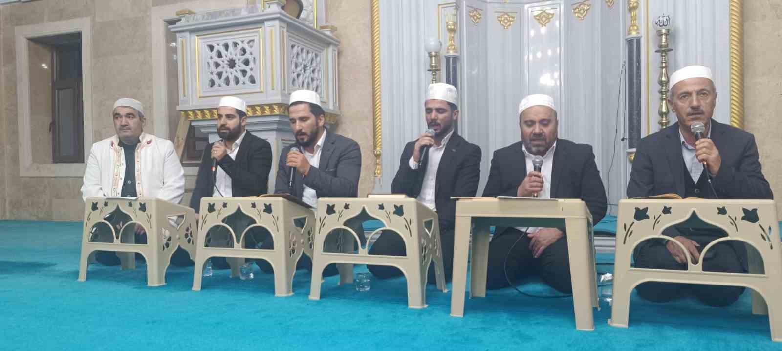 Berat Kandili Hakkari’de dualarla idrak edildi