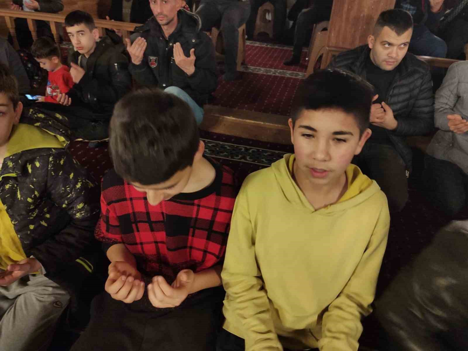 Afyonkarahisar’da Berat Kandili huşu içinde gecti