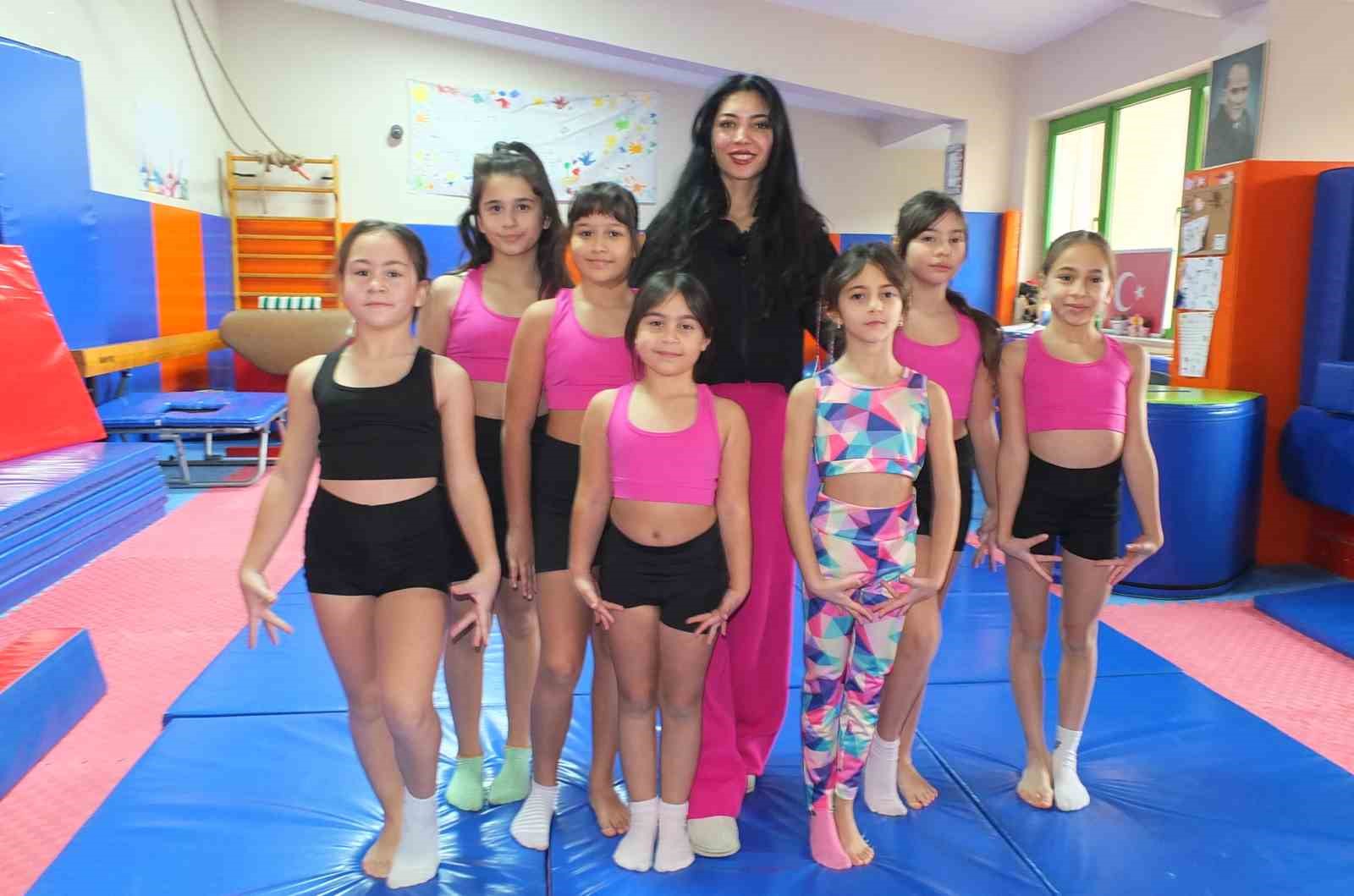 Burhaniye’de jimnastik kursları yoğun ilgi gördü