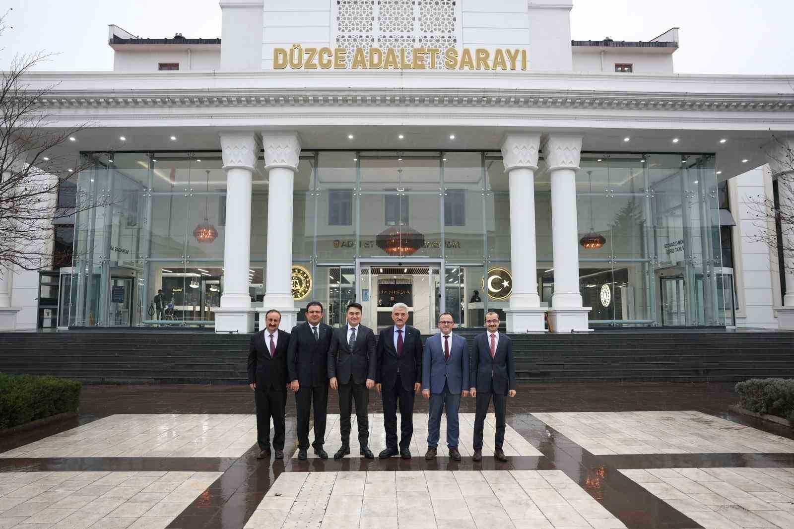 Vali Makas&rsquo;tan, Başsavcı Emre&rsquo;ye ziyaret
