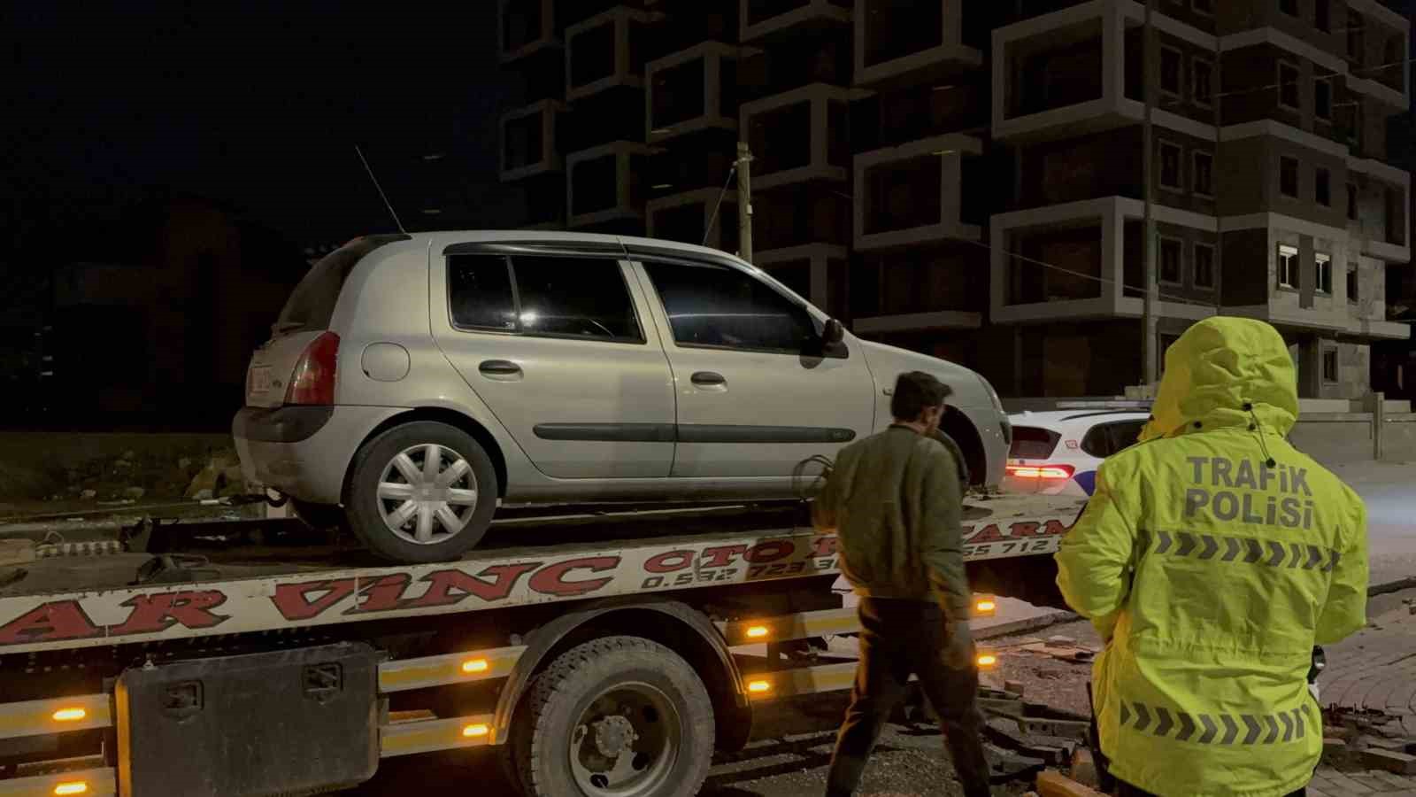 Gazipaşa&rsquo;da bı&ccedil;aklı kavga: 2 yaralı, 4 g&ouml;zaltı
