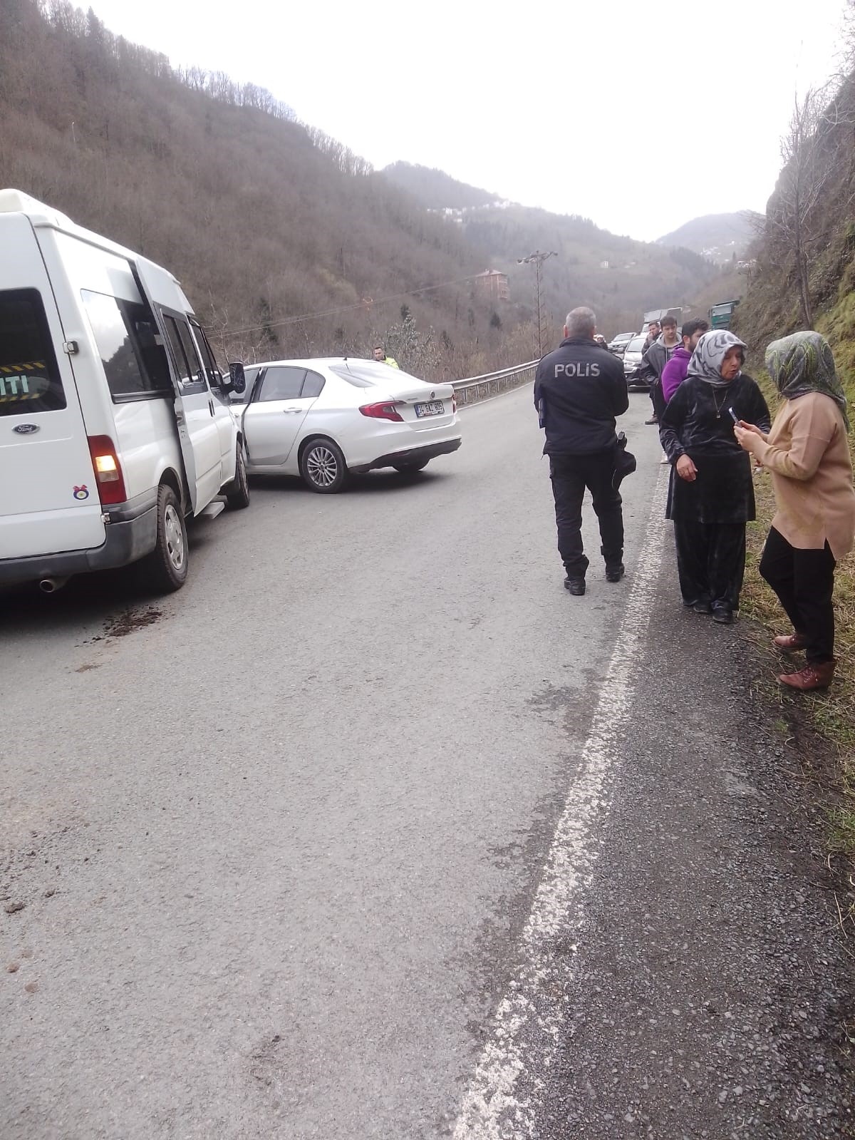 Trabzon&rsquo;da &ouml;ğrenci servisi kazası kamerada
