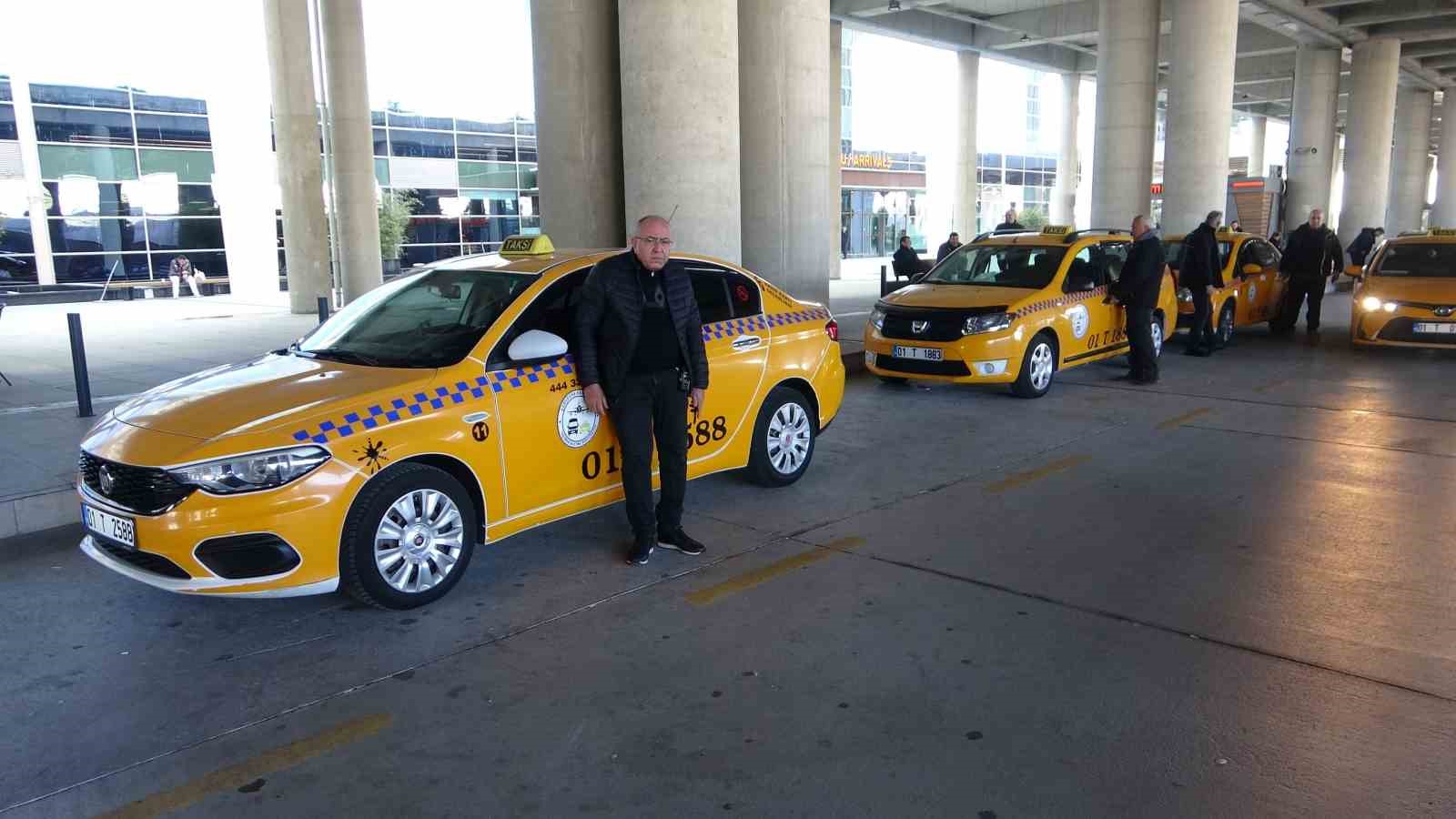 Havalimanı taksicileri, korsandan şikayet&ccedil;i
