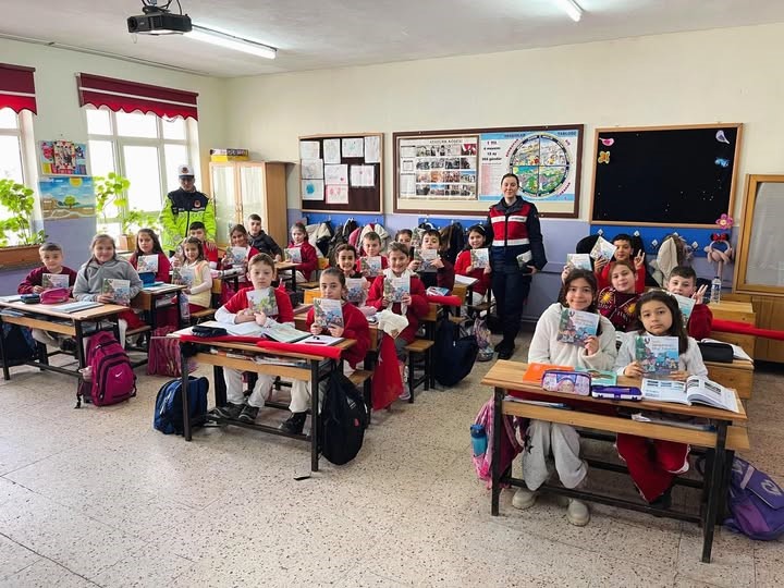 K&uuml;tahya&rsquo;da okullar ve &ccedil;evresinde g&uuml;venlik tedbirleri artırıldı
