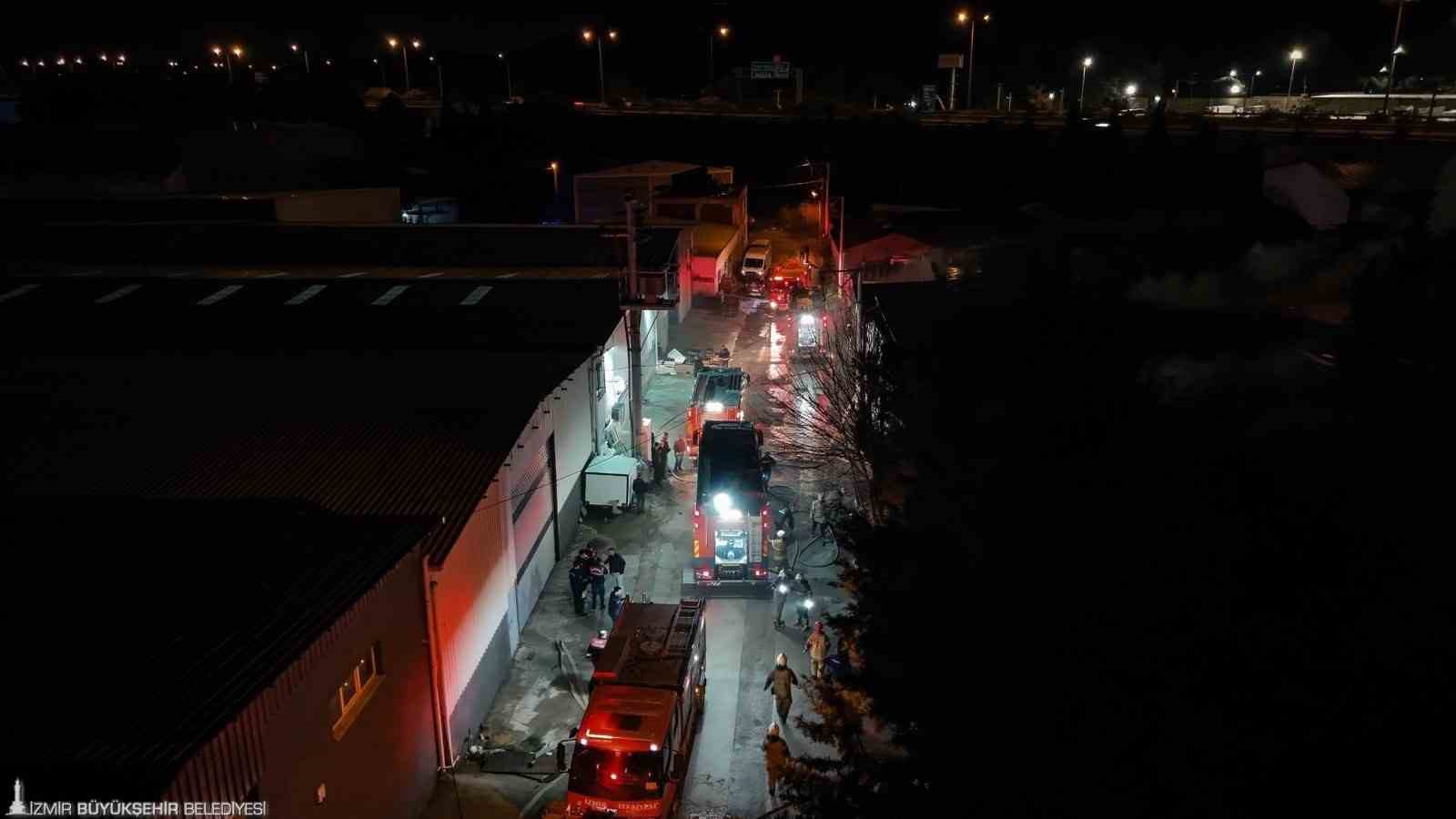 Buca&rsquo;da mobilya at&ouml;lyesinde yangın
