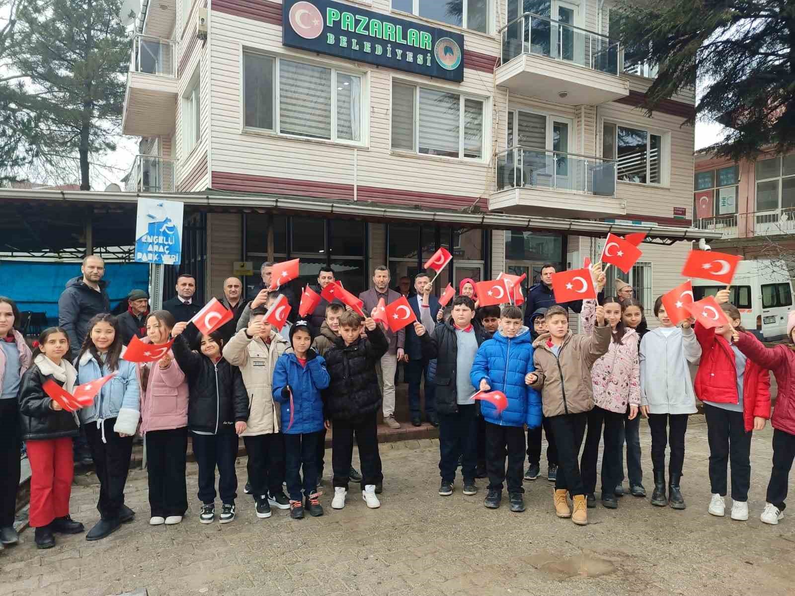 Pazarlar’da "Bayrağa saygı koşusu" düzenlendi