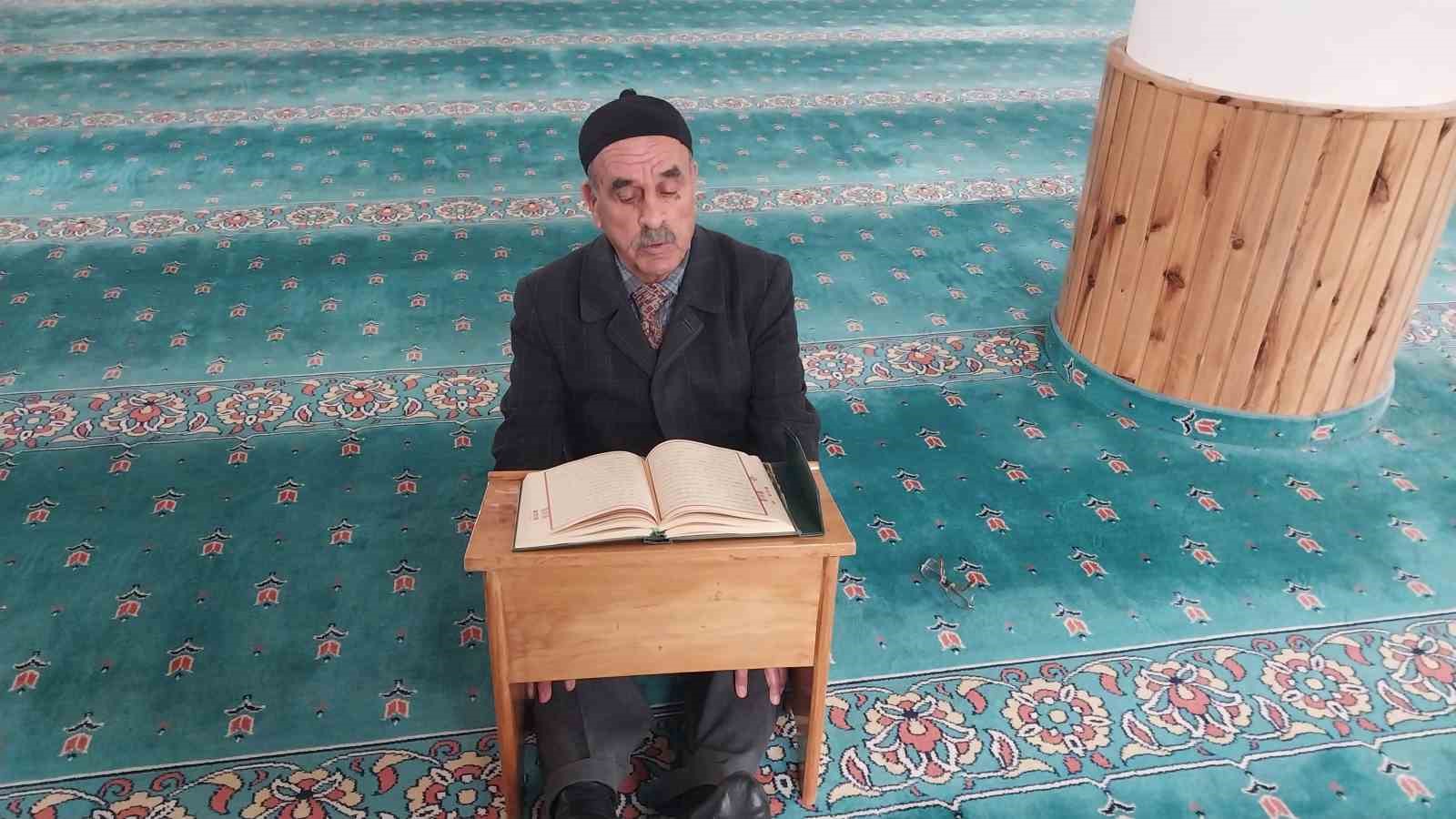 Mersin’de 72 yaşındaki Osman amca hafız oldu