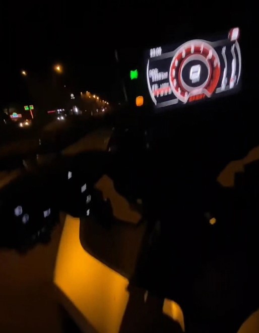 D&uuml;zce&rsquo;de akrobatik hareketler yapan motosikletli "aday s&uuml;r&uuml;c&uuml;" &ccedil;ıktı
