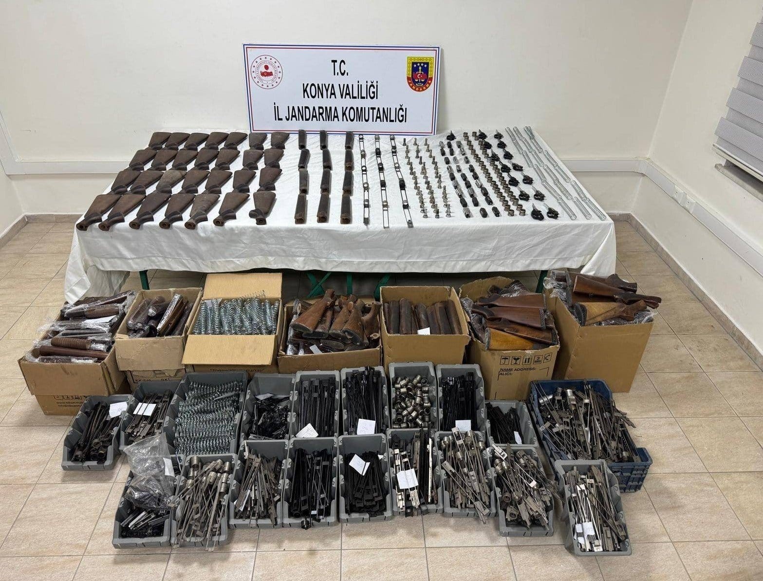Konya’da jandarmadan 7 ayrı silah operasyonu: 3 tutuklama