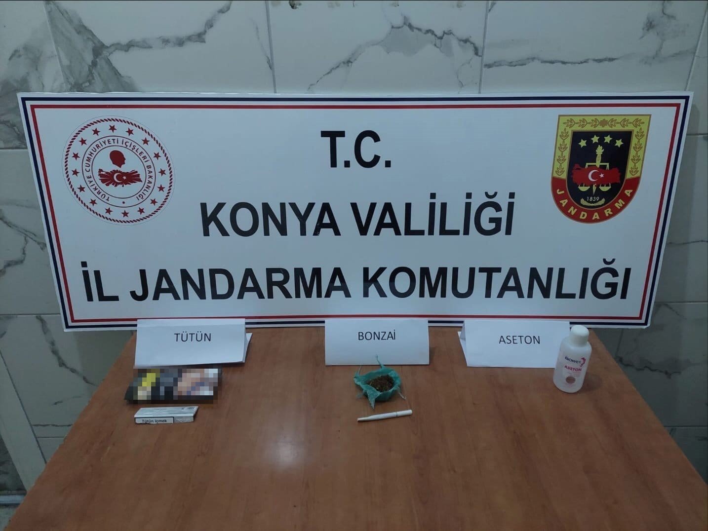 Jandarmadan uyuşturucu operasyonları: 8 kişi tutuklandı
