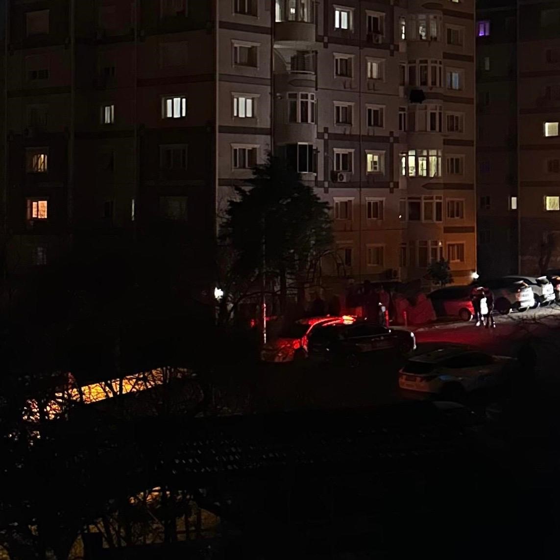 İzmir&rsquo;de işe gitmek i&ccedil;in evden &ccedil;ıkan gen&ccedil; silahlı saldırıda &ouml;ld&uuml;
