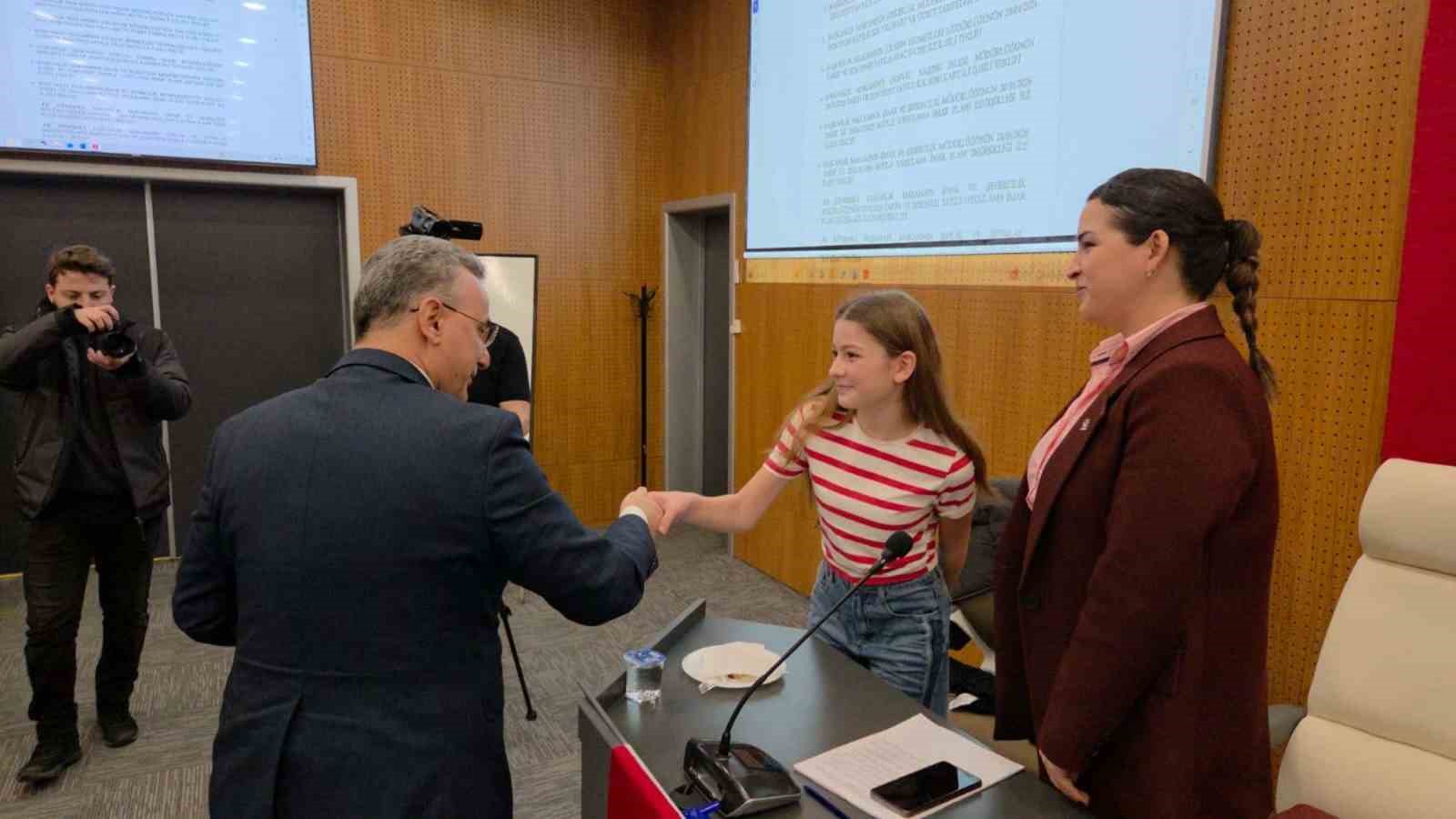 Samsun&rsquo;da konteynerde bulunan 9 k&ouml;pekle ilgili rapor a&ccedil;ıklandı: "Doğal &ouml;l&uuml;m"
