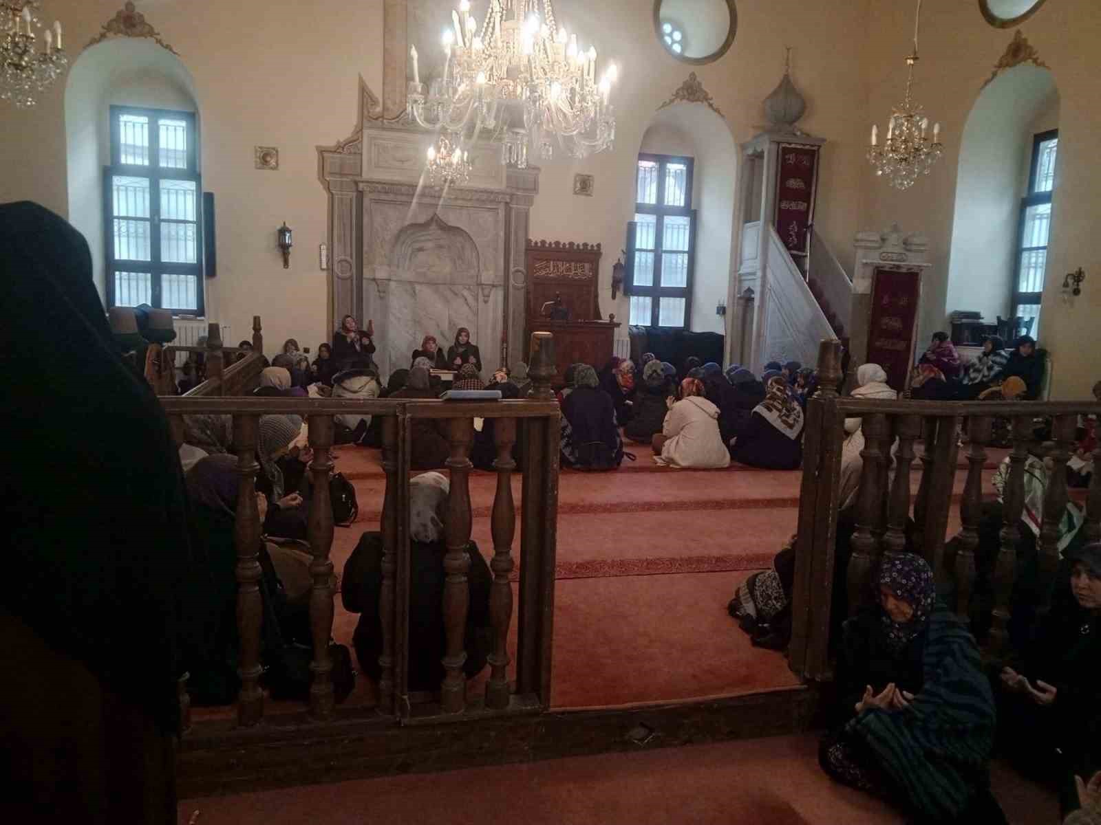 Kadınlara Berat gecesinin faziletleri anlatıldı