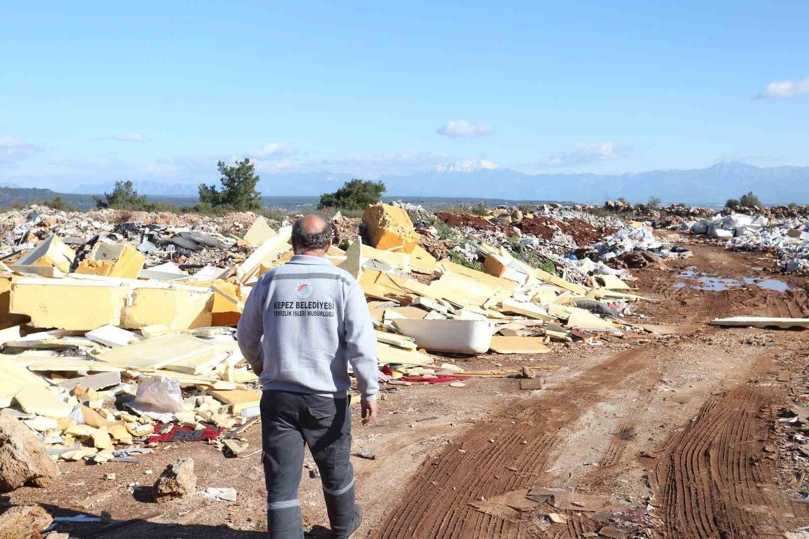 Kepez&rsquo;de 2025&rsquo;te &ccedil;evreyi kirletenlere toplam 3 milyon lira para cezası kesildi
