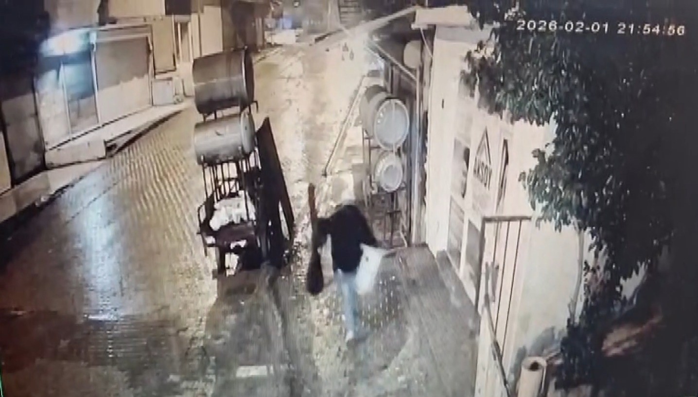Şanlıurfa’da 100 bin lirayı çalan şüpheli kameraya yansıdı