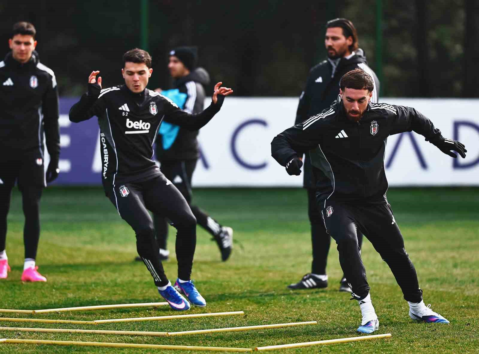 Beşiktaş&rsquo;ta Kocaelispor ma&ccedil;ı hazırlıkları devam etti
