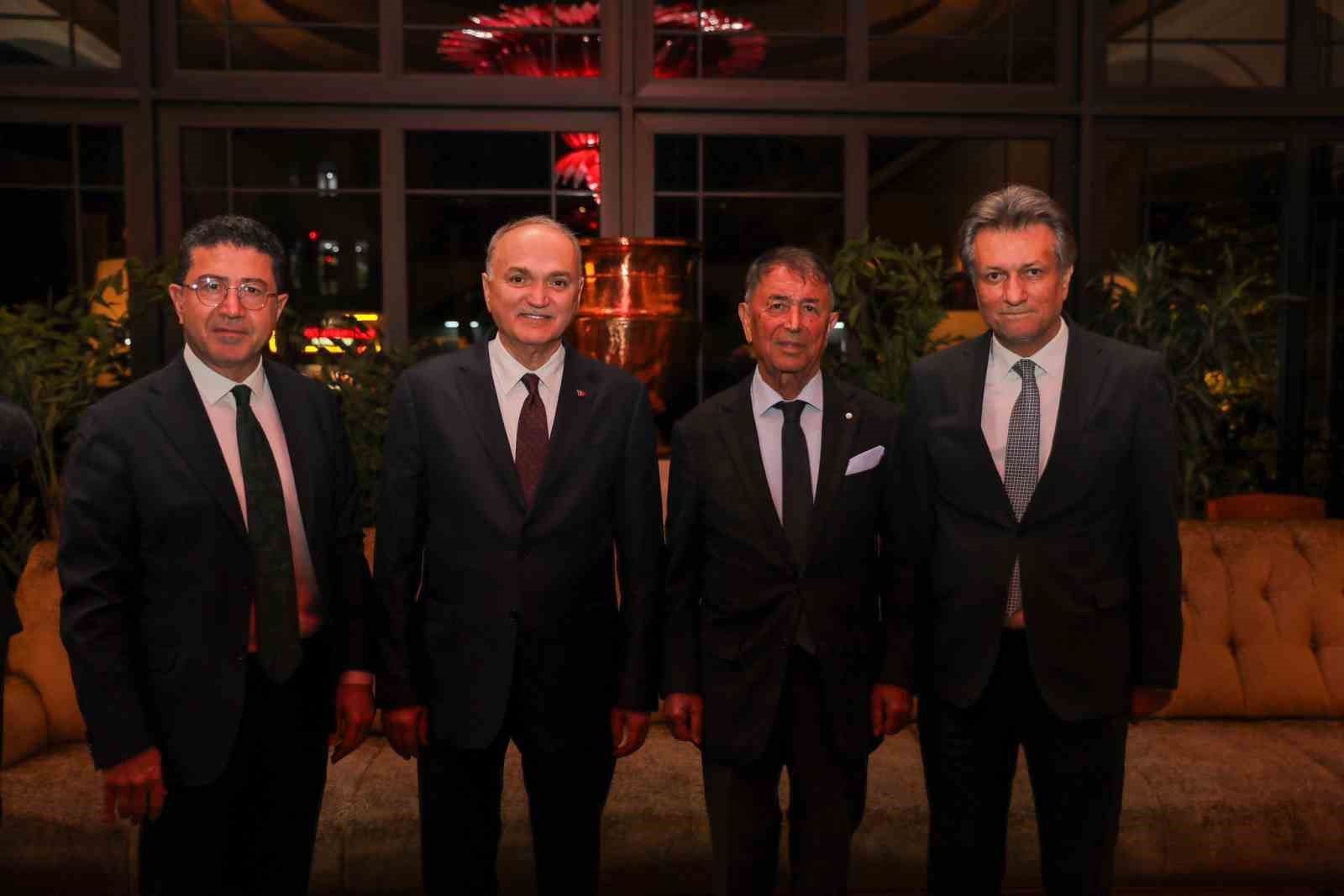 Başkan &Ouml;zl&uuml;, iş d&uuml;nyasının &ouml;nemli isimleriyle bir araya geldi
