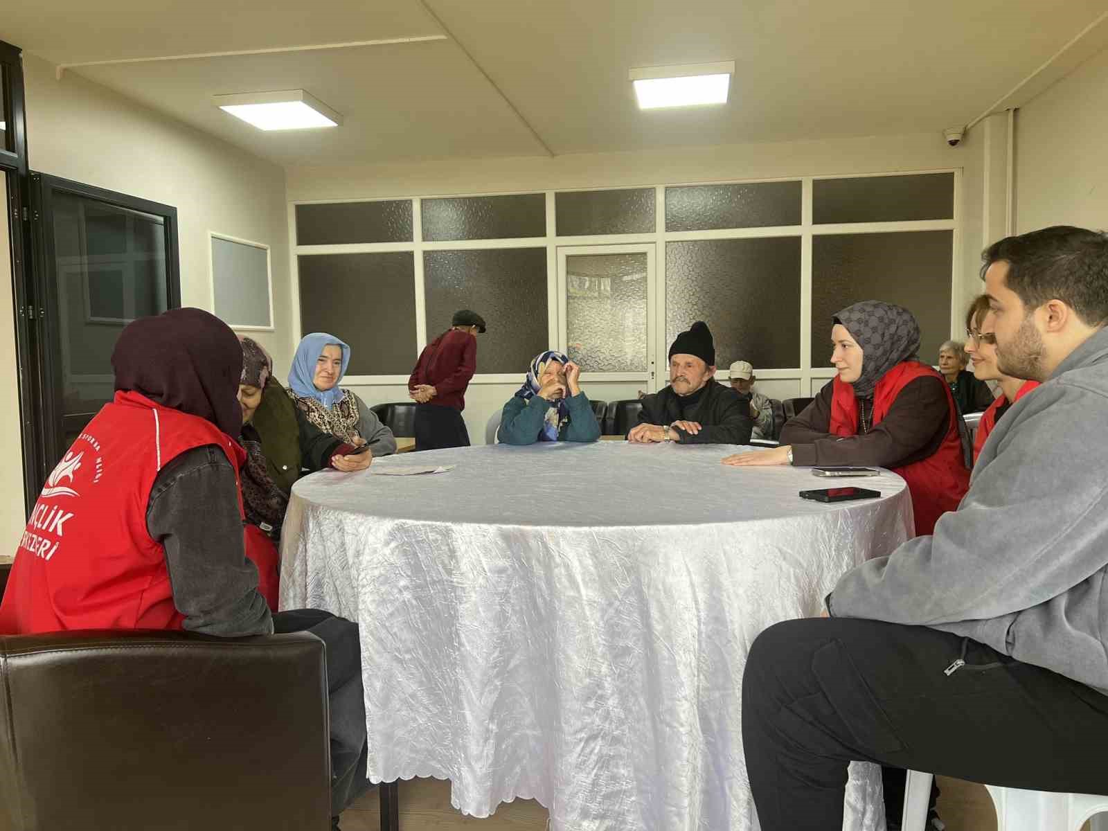 Doğum g&uuml;nlerini birlikte kutladılar
