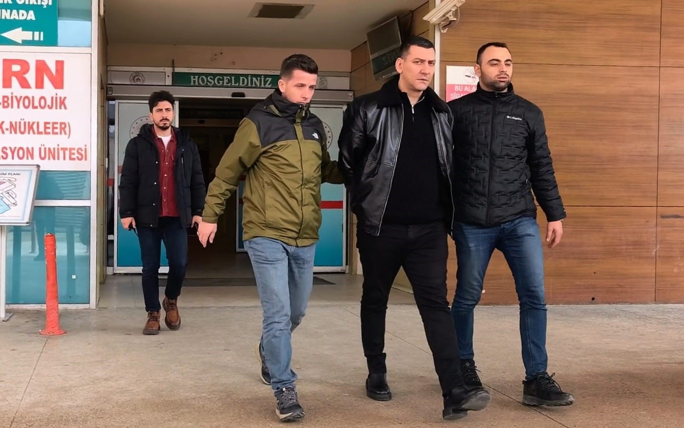 Kayınbabasını &ouml;ld&uuml;ren, kayınbiraderini yaralayan damat tutuklandı
