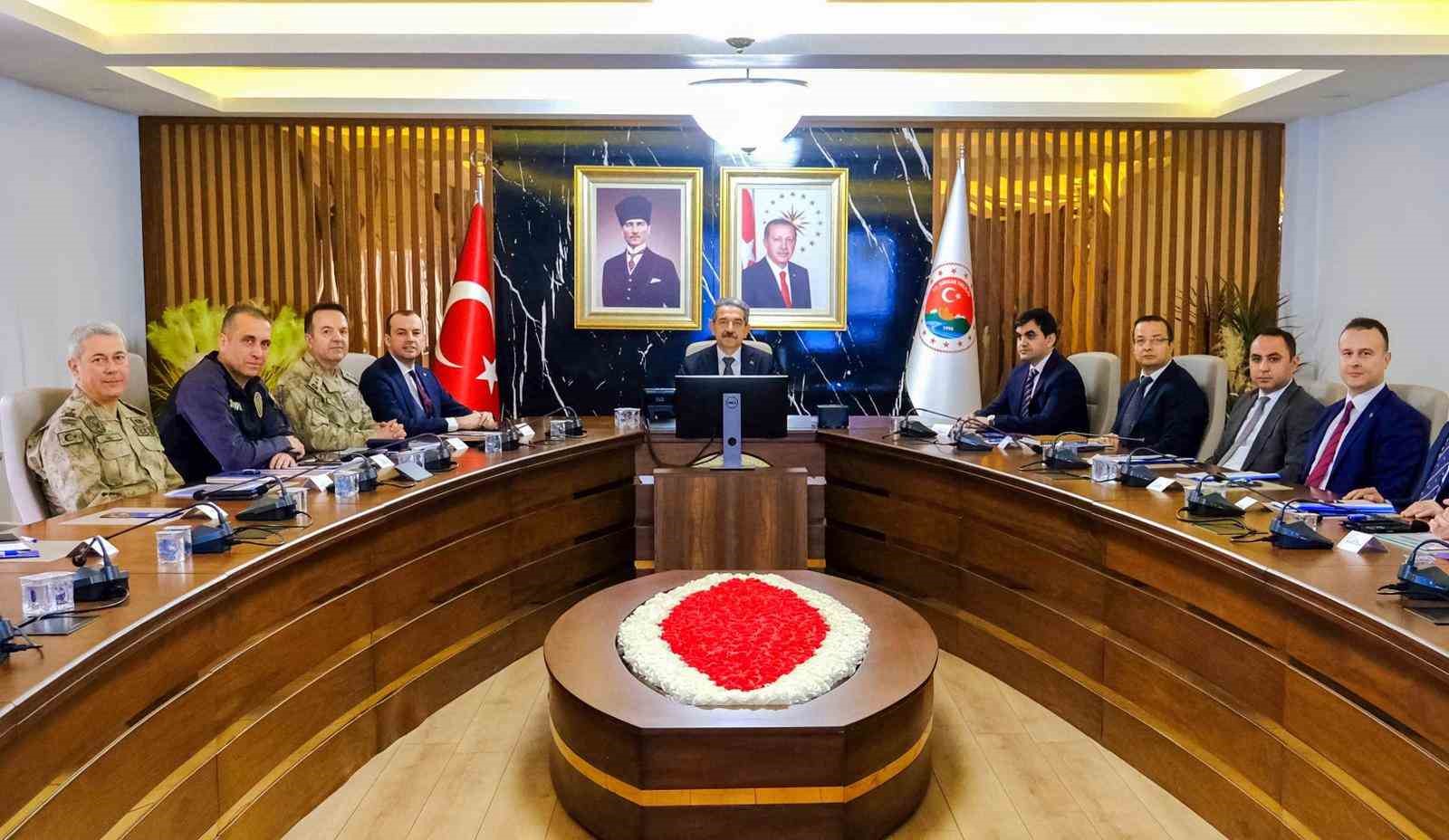 Şırnak’ta 2 suç çetesi çökertildi, 122 hükümlü yakalandı