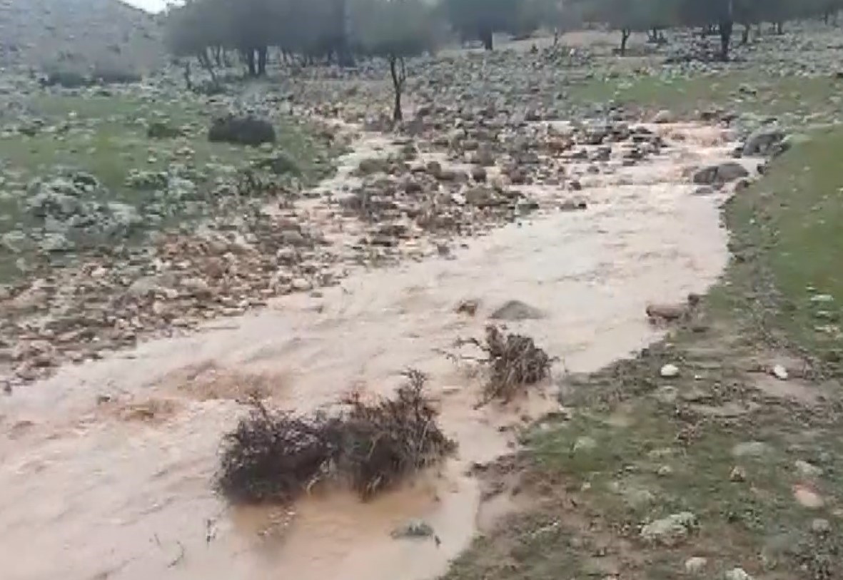 Yavuzeli ilçesinde yağış etkili oldu