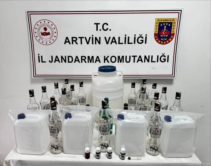 Artvin’de kaçakçılıkla mücadelede 11 şüpheli yakalandı