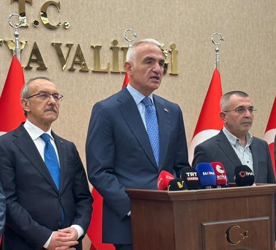 Bakan Ersoy: "Dünya tarihinin en muazzam inşa ve ihya hareketini hayata geçirdik"