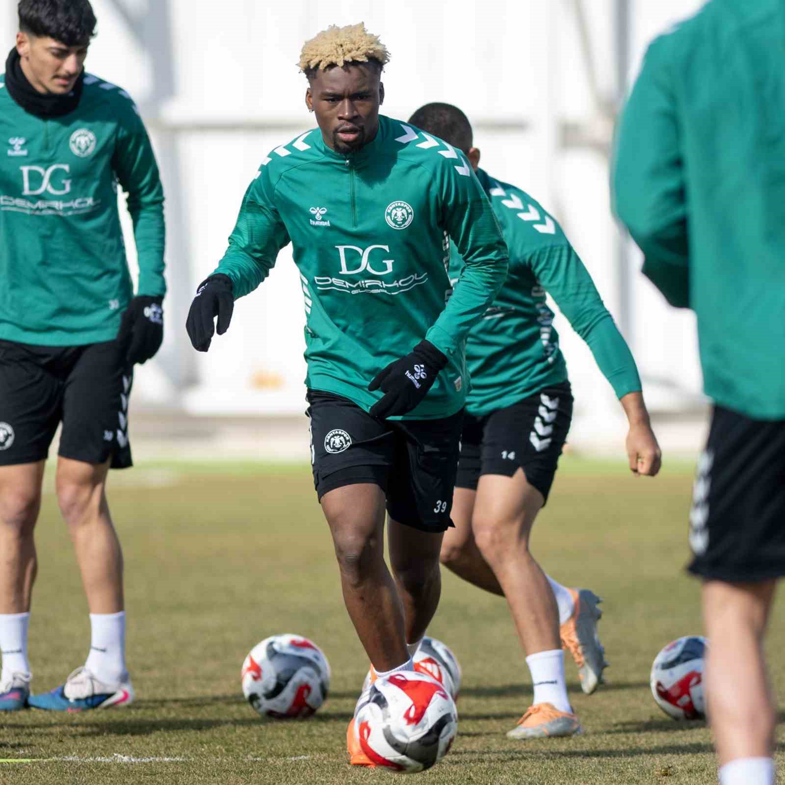 Konyaspor&rsquo;da, Aliağa Futbol Kul&uuml;b&uuml; hazırlıkları devam etti
