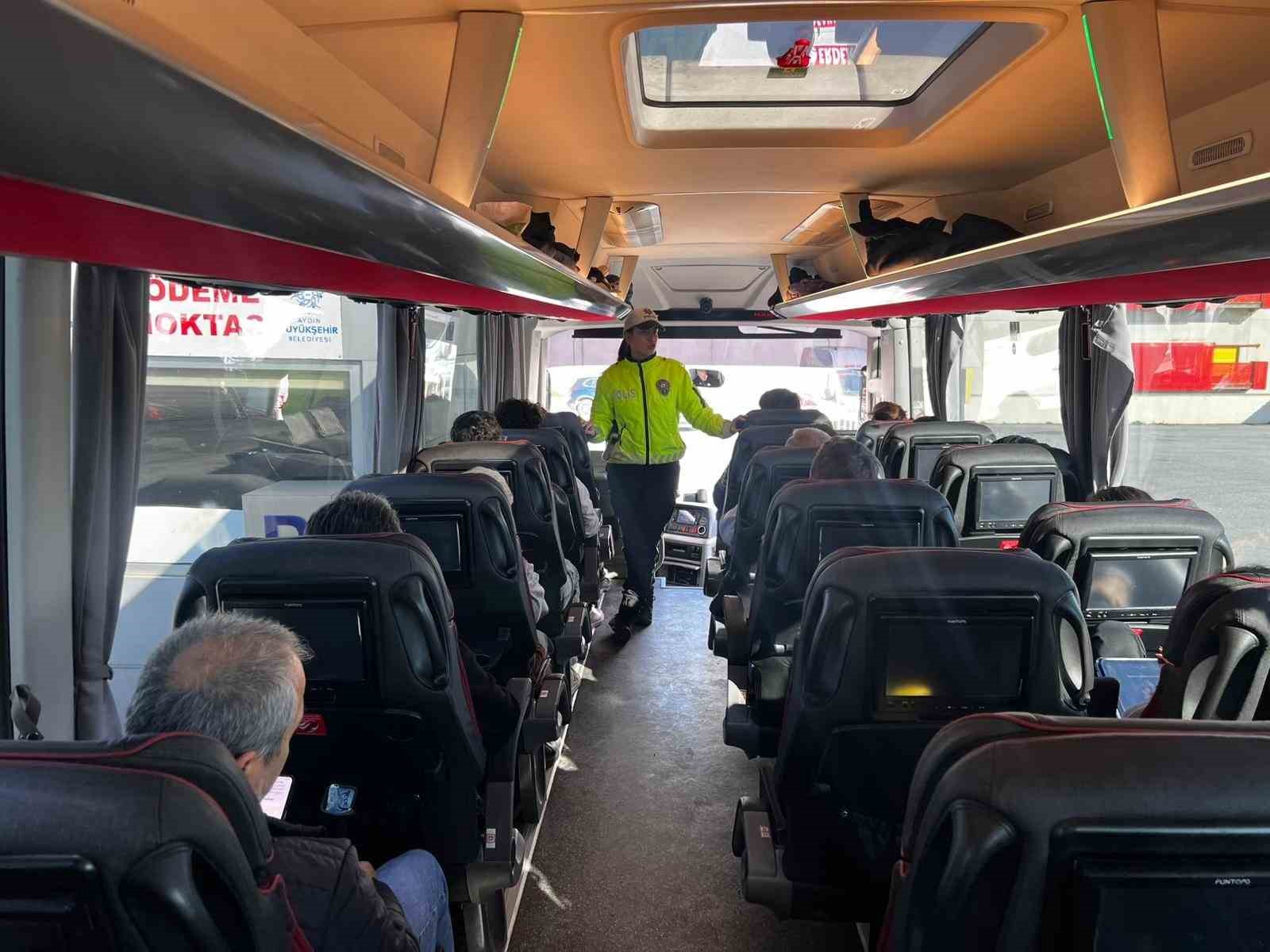 Aydın&rsquo;da polis ekiplerinden terminalde hayati uyarı
