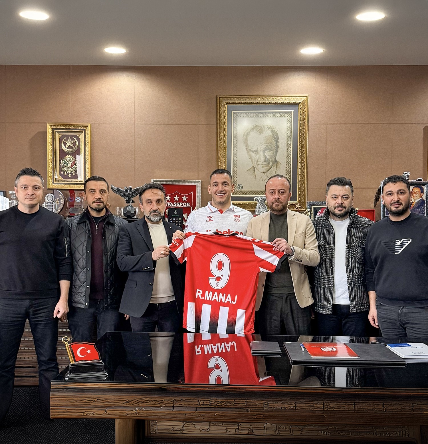 Rey Manaj yeniden Sivasspor&rsquo;da
