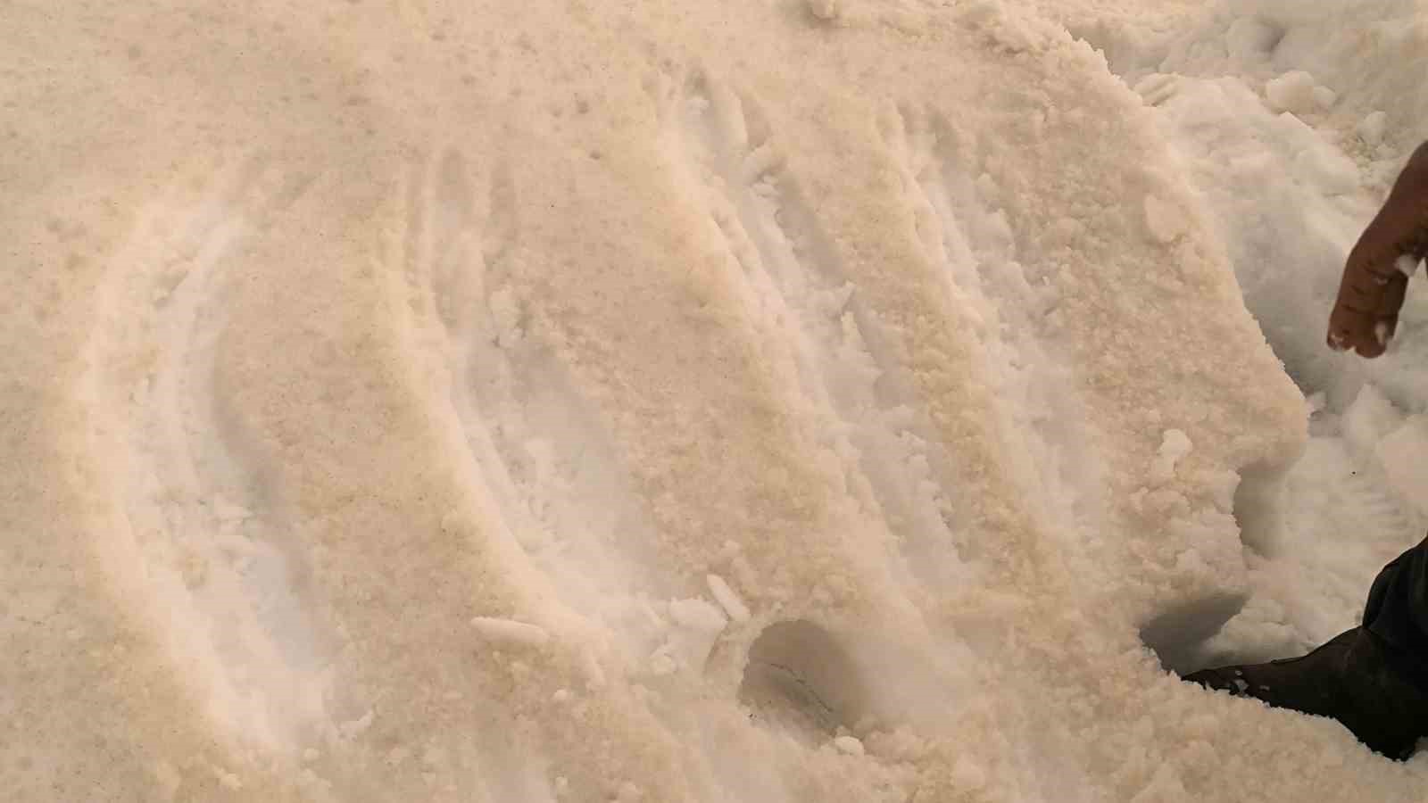 Muş&rsquo;ta bembeyaz kar bir gecede kahverengiye d&ouml;n&uuml;şt&uuml;
