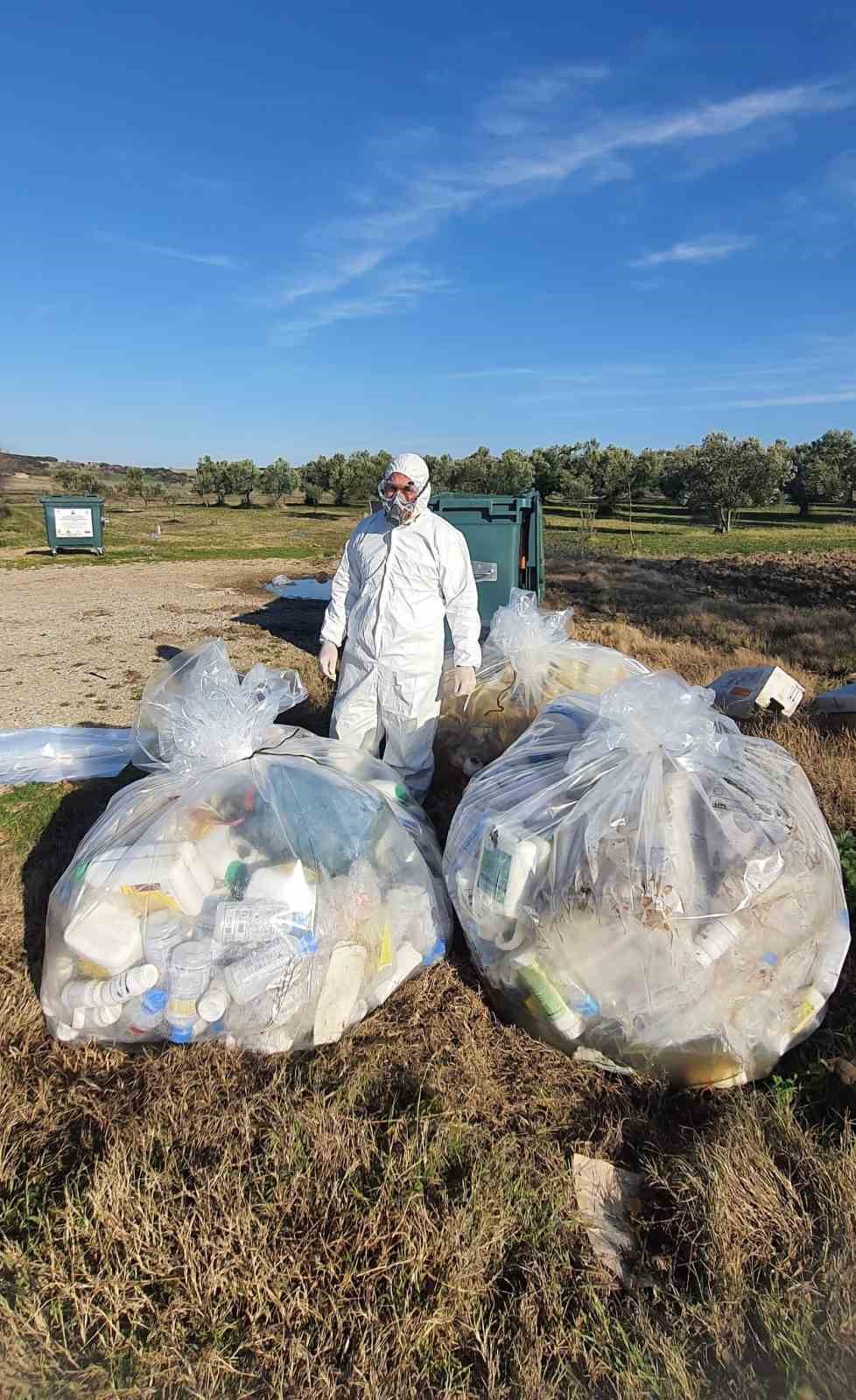 &Ccedil;anakkale&rsquo;de 8 yılda yaklaşık 500 bin adet bitki koruma &uuml;r&uuml;n&uuml; zirai atık ambalajı toplanarak imha edildi
