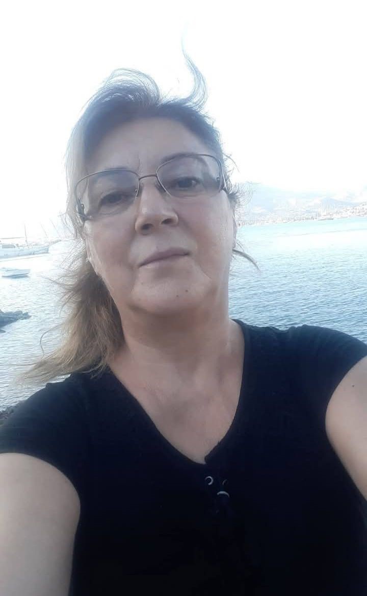 Otobüs kazasında hayatını kaybeden Eskişehirli Resmiye Göktepe son yolculuğuna uğurlandı