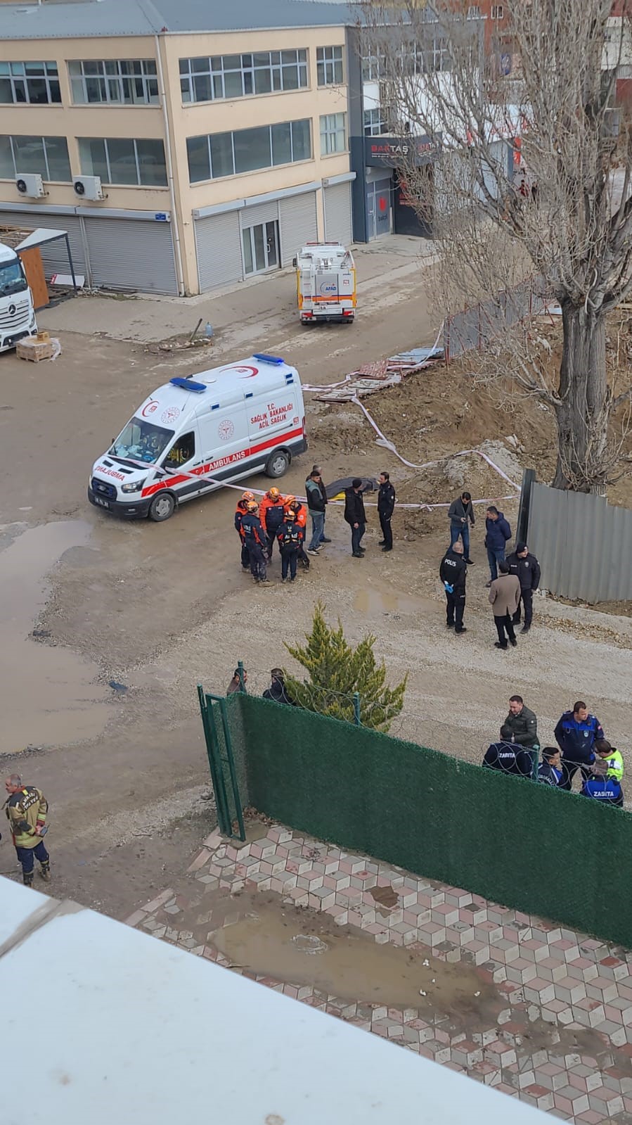 Ankara&rsquo;da inşaat alanında g&ouml;&ccedil;&uuml;k altında kalan iş&ccedil;i hayatını kaybetti
