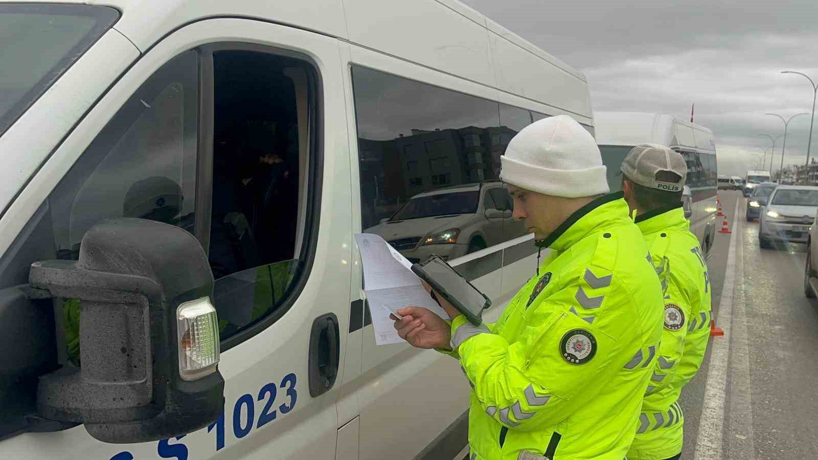 Bin 388 &ouml;ğrenci servis denetlendi, 104&rsquo;&uuml; hakkında cezai işlem yapıldı
