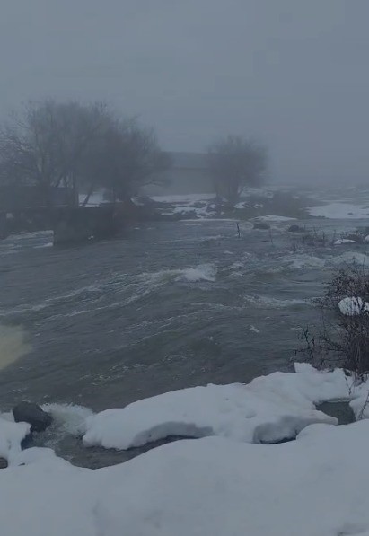 Elazığ&rsquo;da sağanak yağış sonrası dereler coştu
